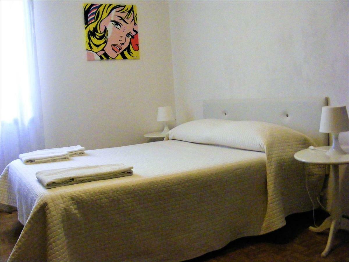 Andy'S Apartment เวนิส ภายนอก รูปภาพ